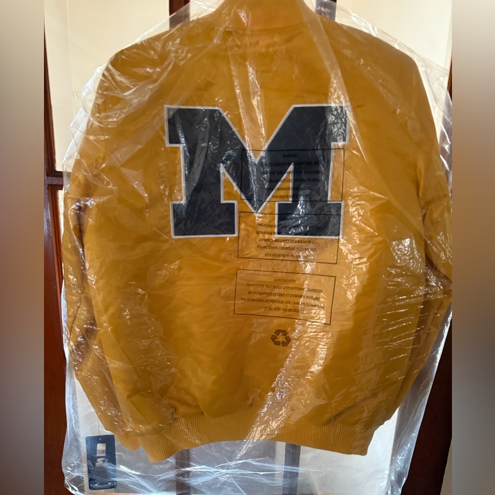 STARTER University of Michigan Yellow Jacket - Picture 2 of 3